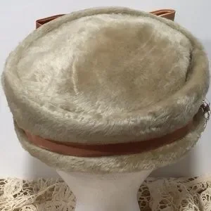 Vintage Duchess Women’s Taupe Fur Hat, Made in Italy Vintage 60s Duchess Womens Faux Fur Hat 22.5 in Neutral  main image 3